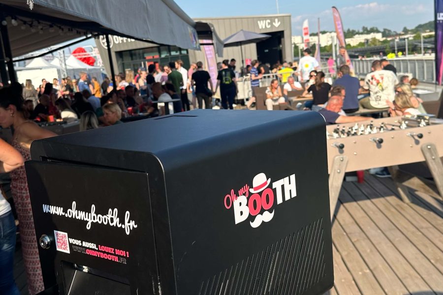 animation-photobooth-concert-stade-exterieur animation-photobooth-concert-stade-exterieur